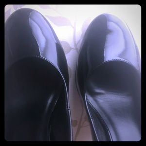 Cole Haan Black Heels Size 9 (Nike Air)